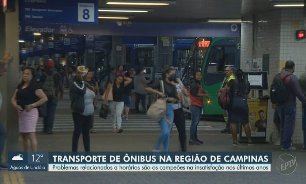 queixas, queixumes, protestos;
