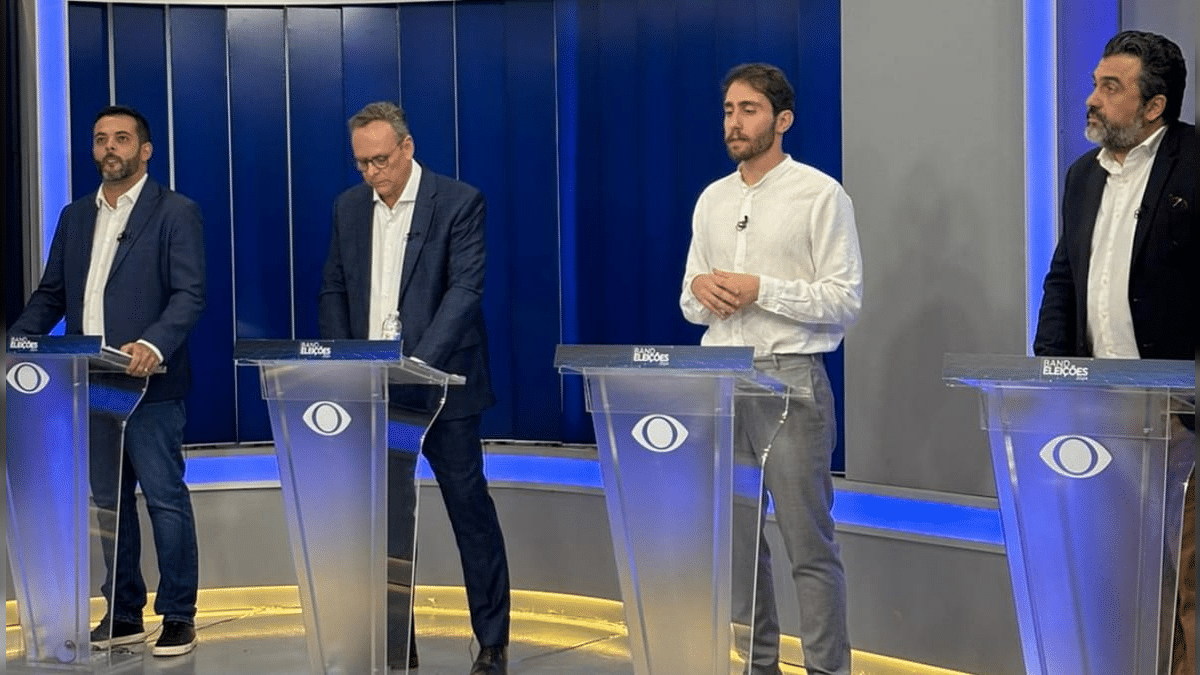 conversa, discussão, diálogo;
