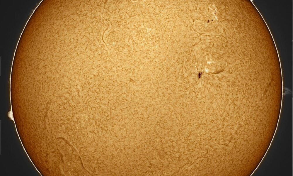 fenômeno astrofísico, explosões simultâneas, imagens feitas;