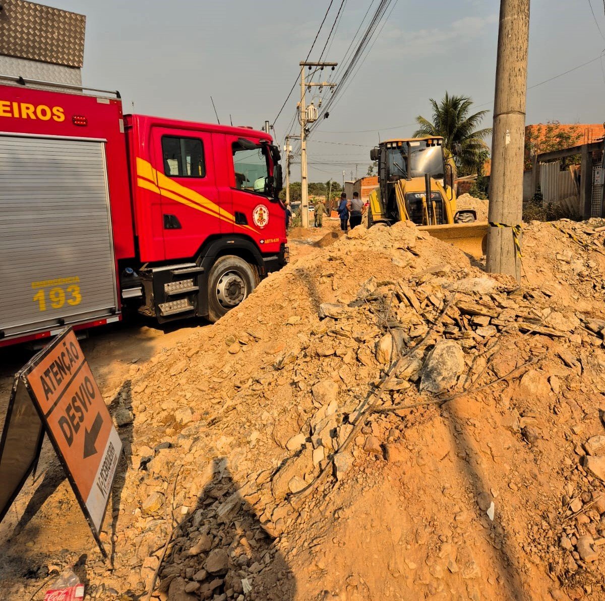 obra hidrossanitária, abertura, de uma, rede de, esgoto;