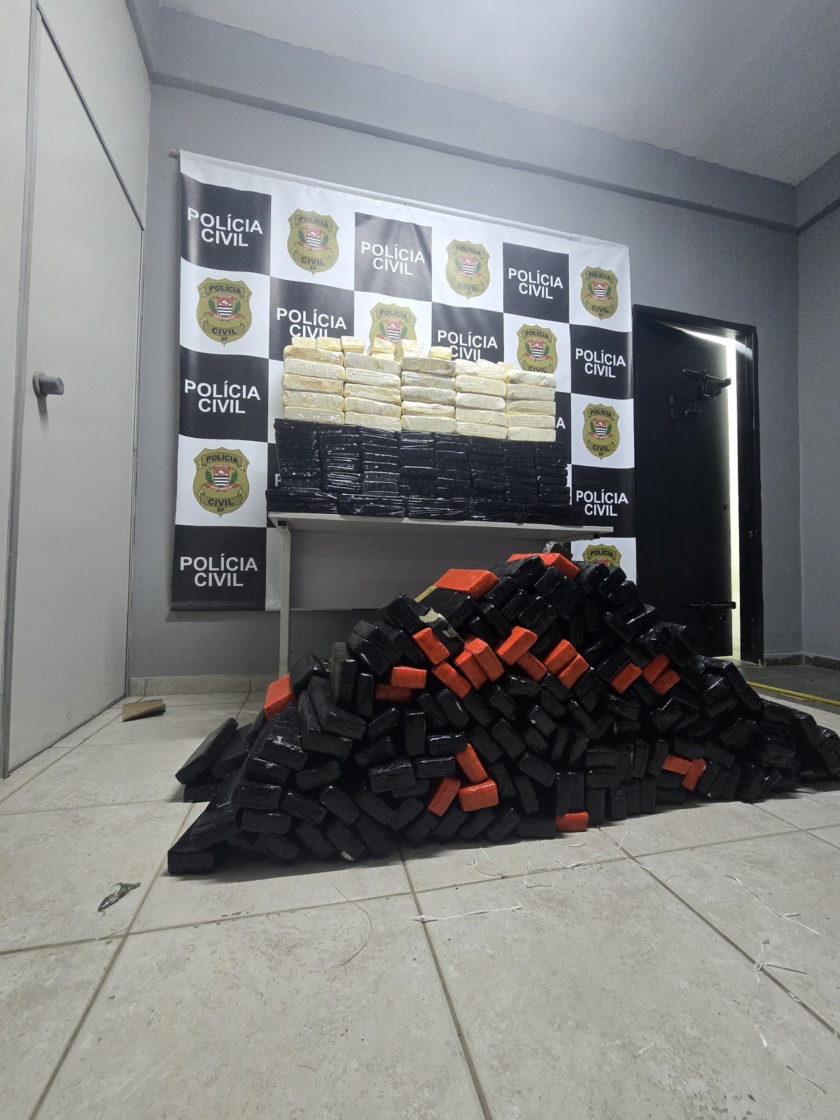 entorpecentes, maconha, cocaína;