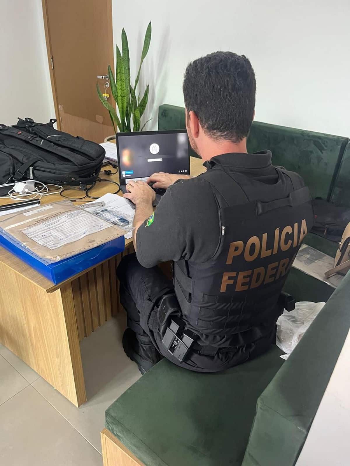 lavagem de capitais, branqueamento de dinheiro, ocultação de bens;