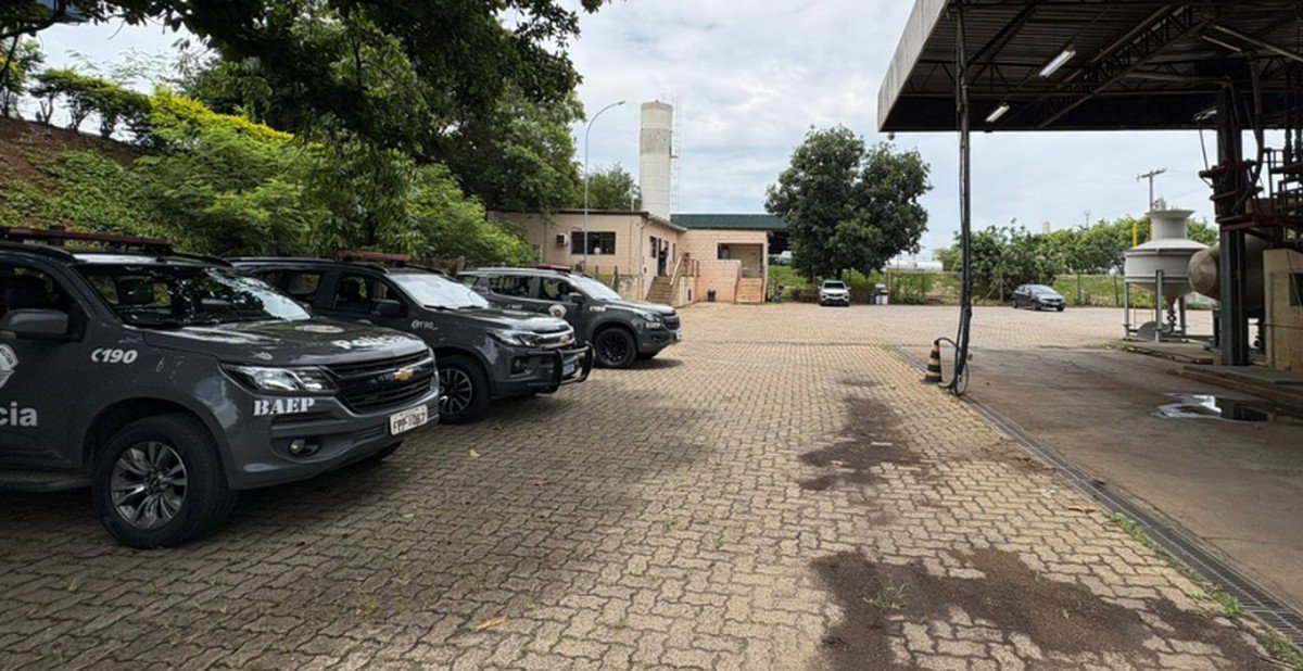 fraude, suborno, tráfico de influência;